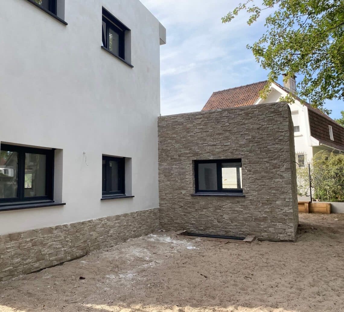 Chantier d'enduit de façade Weber et Broutin Blanc éclat