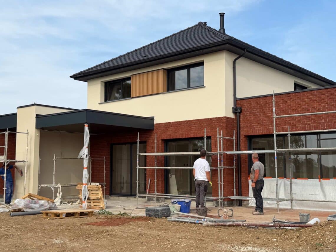 Maison en crépi sur Simencourt